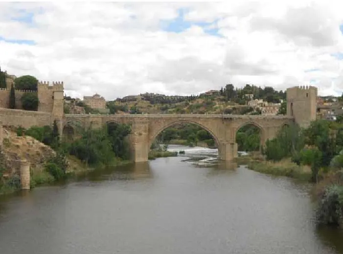 Puente medieval sobre el río Tajo, Toledo